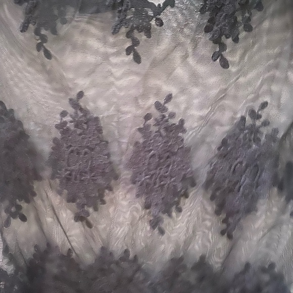 Blouse - Picture 2 of 6